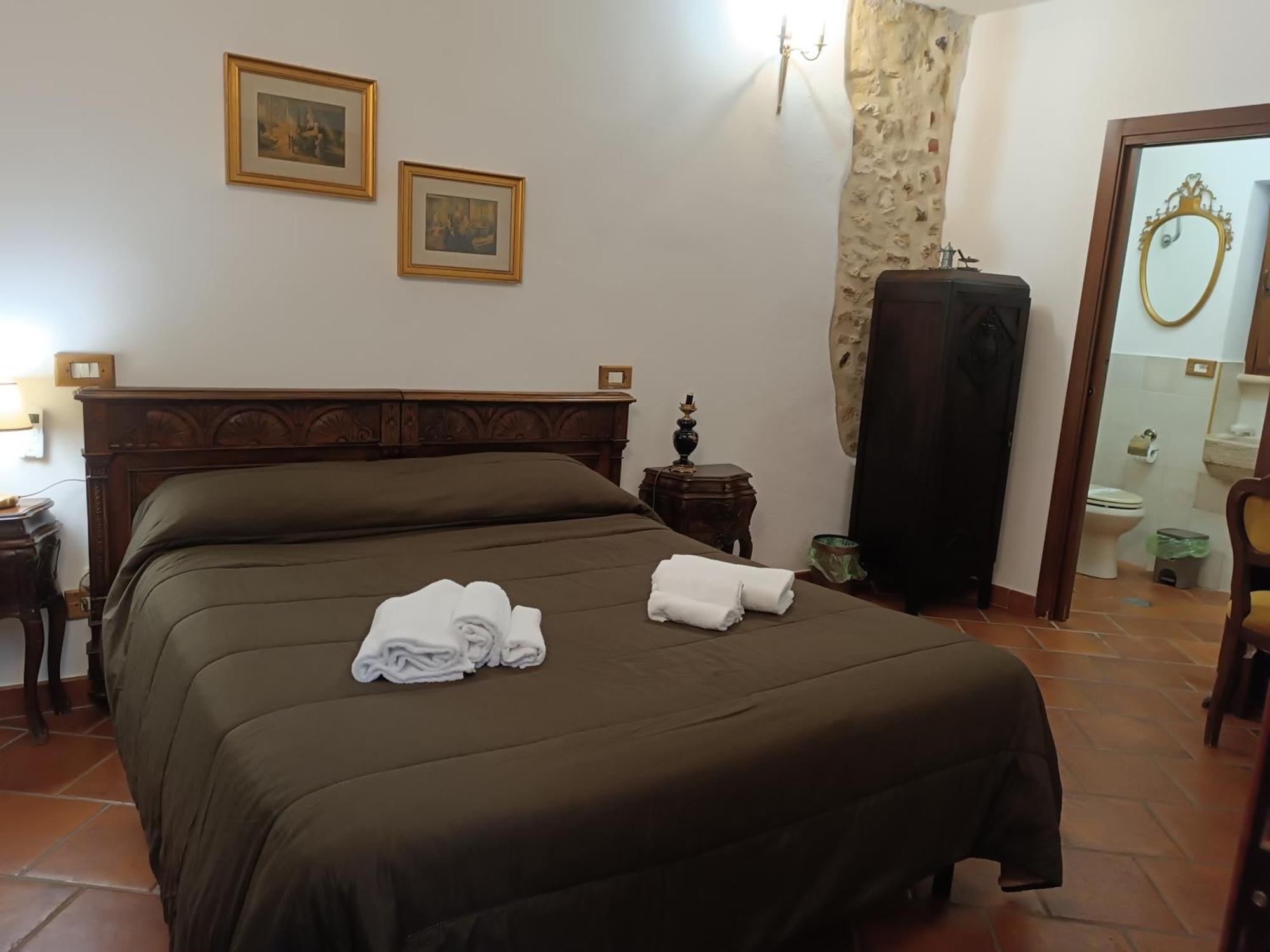 La Rupe Bed And Breakfast Norma Rum bild